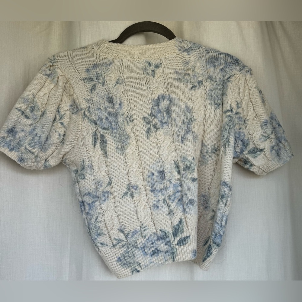 Sincerely Jules Short Balloon Sleeve Cable Knit Cream with Blue Flowers. Size S - Picture 7 of 8